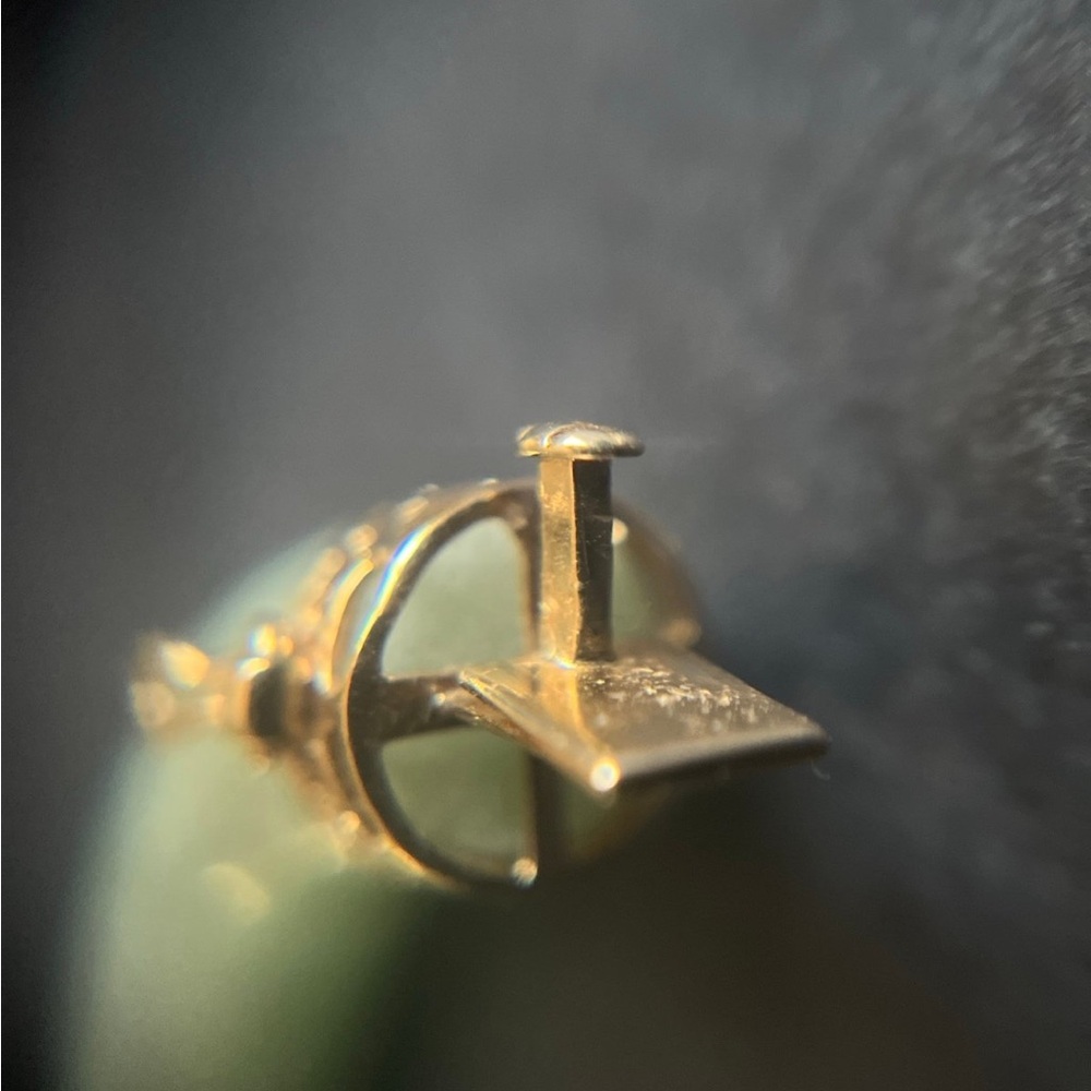 Beautiful 14k Gold & Jadeite / Jade Bangle
Bracelet made in China. - Picture 10 of 15